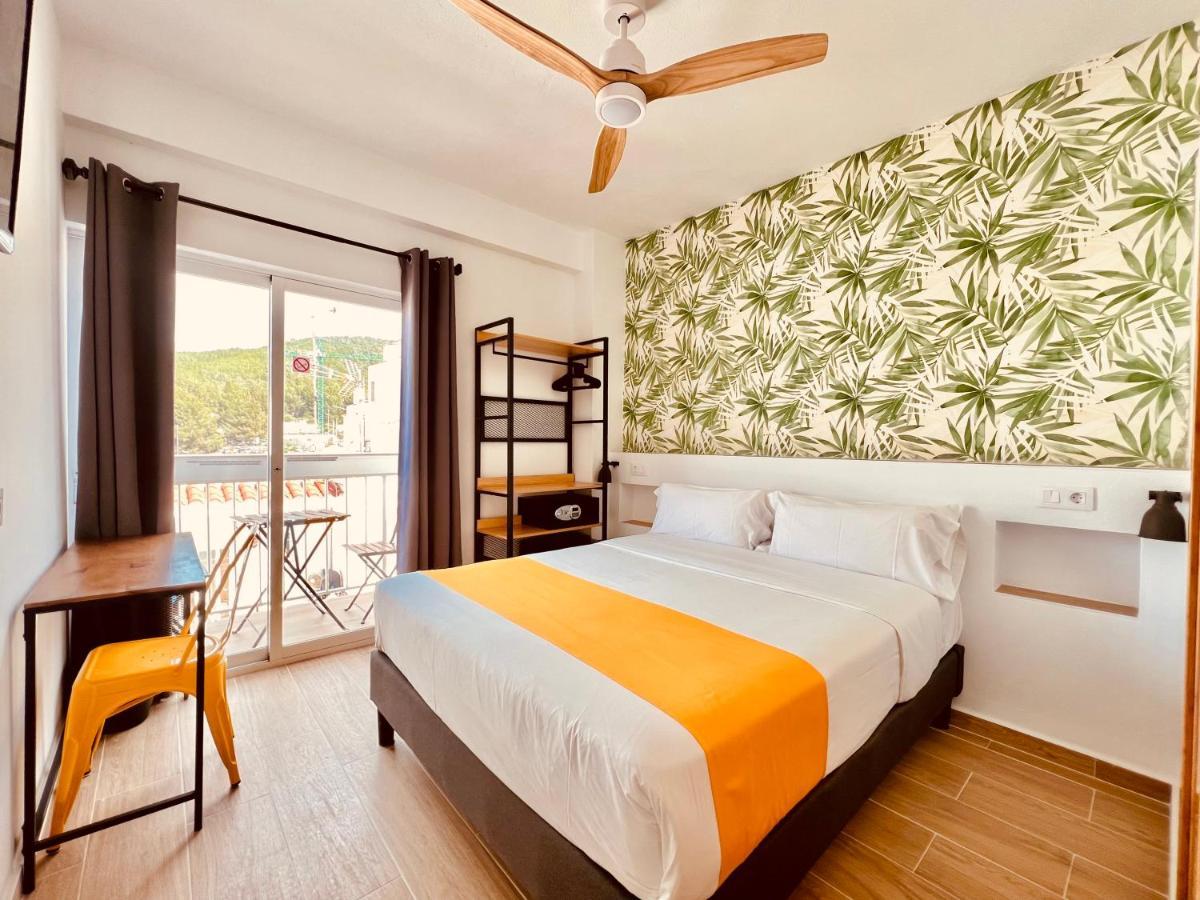 סנטה אאולריה דס ריו Nanit Rooms Ibiza Hostal מראה חיצוני תמונה