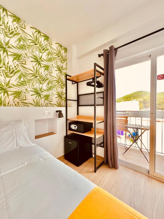 סנטה אאולריה דס ריו Nanit Rooms Ibiza Hostal מראה חיצוני תמונה