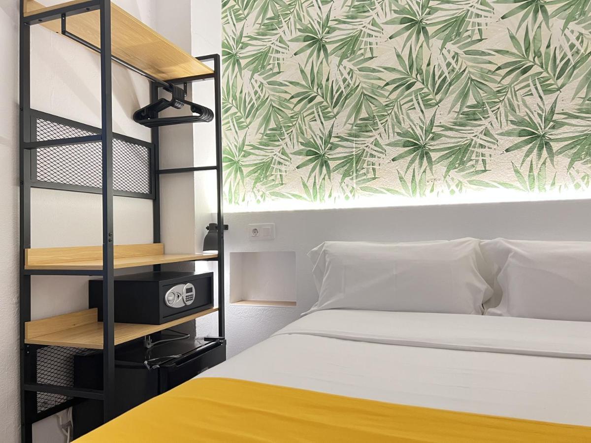 סנטה אאולריה דס ריו Nanit Rooms Ibiza Hostal מראה חיצוני תמונה