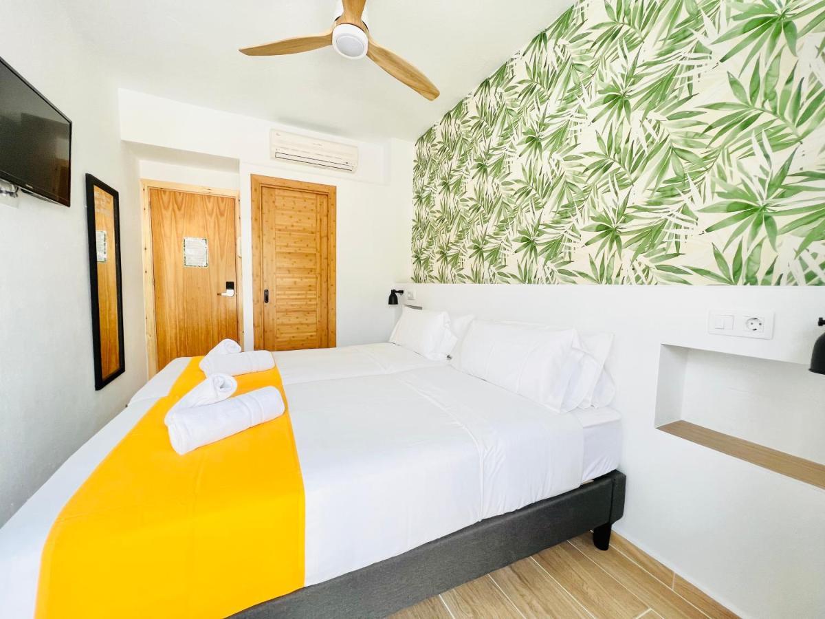 סנטה אאולריה דס ריו Nanit Rooms Ibiza Hostal מראה חיצוני תמונה