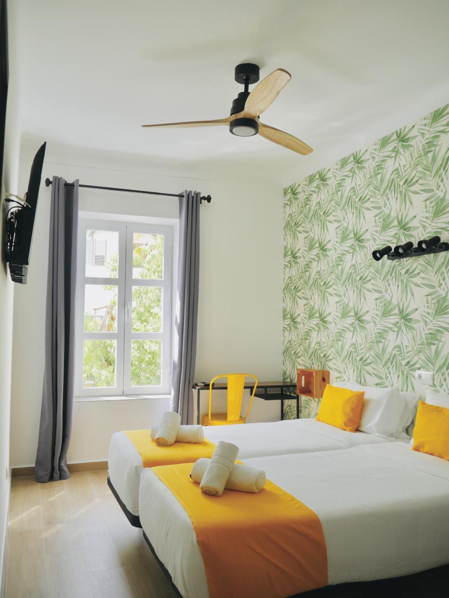 סנטה אאולריה דס ריו Nanit Rooms Ibiza Hostal חדר תמונה